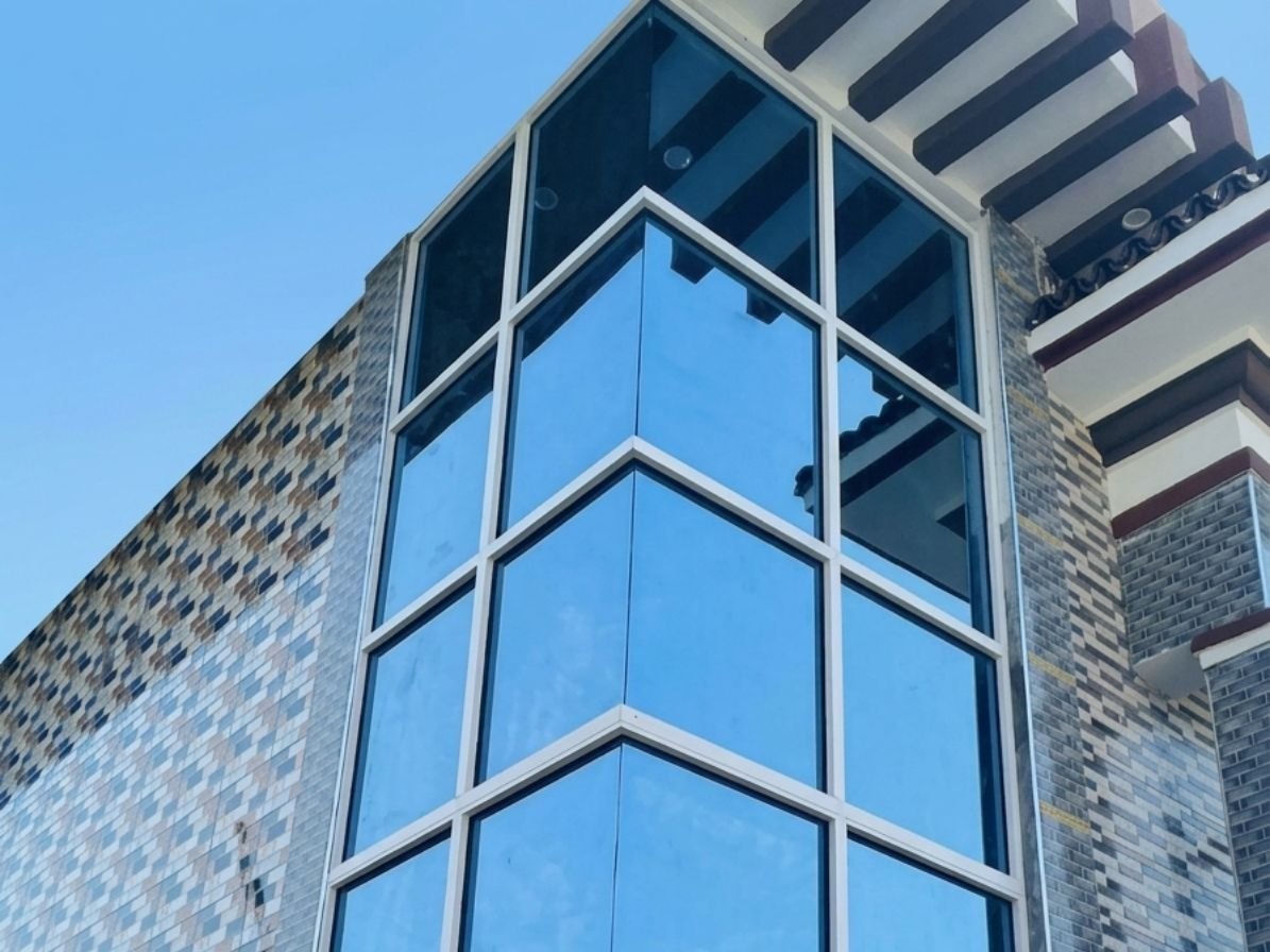 aluminum-glass-windows-installation-jeddah